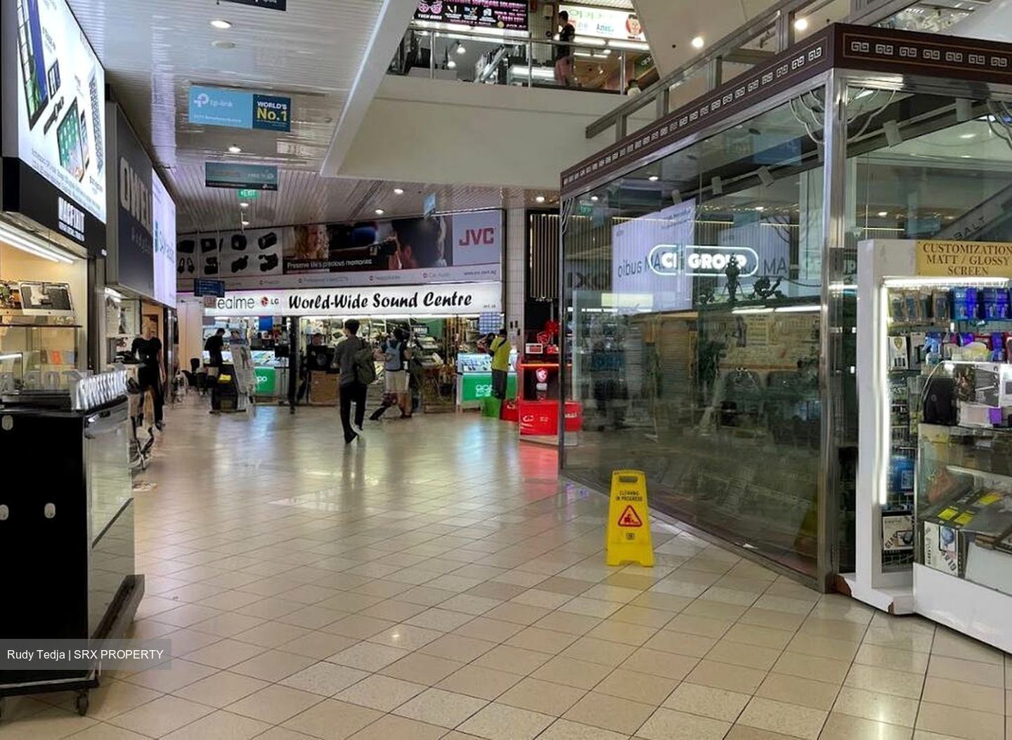 Sim Lim Square (D7), Shop House #498278151